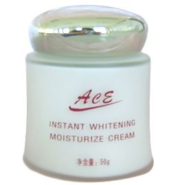 愛(ài)華化妝品 產(chǎn)品視覺(jué)美學(xué)與店鋪裝修設(shè)計(jì)探索，兼論嬰兒用品陳列的溫馨藝術(shù)